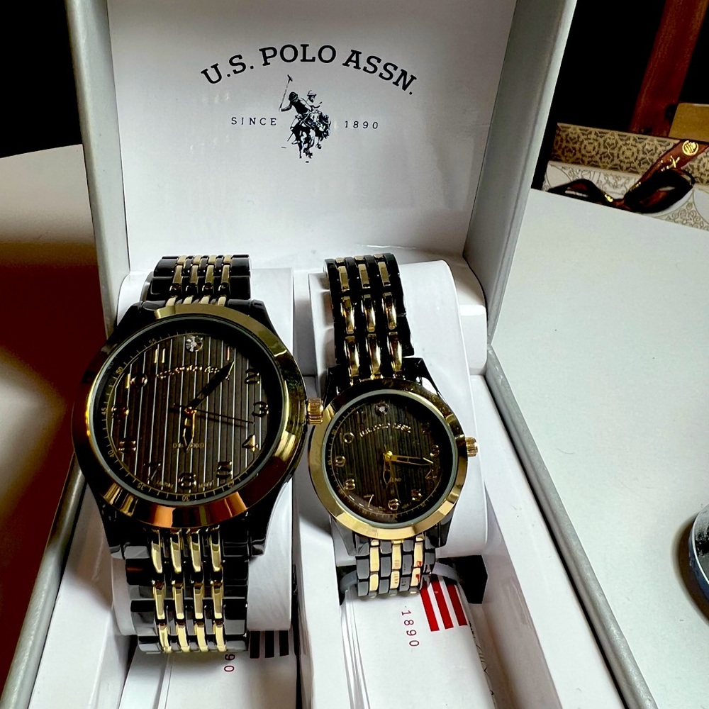 Beautiful, Brand New watches for couple,Christmas gift, different style for me.